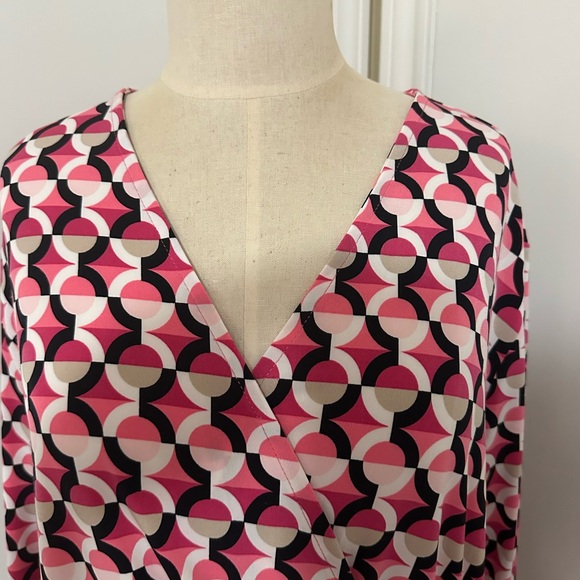 Anne Klein 1x; 3/4 sleeve, pullover surplice top with tie on side. Nice stretch. - Picture 2 of 8